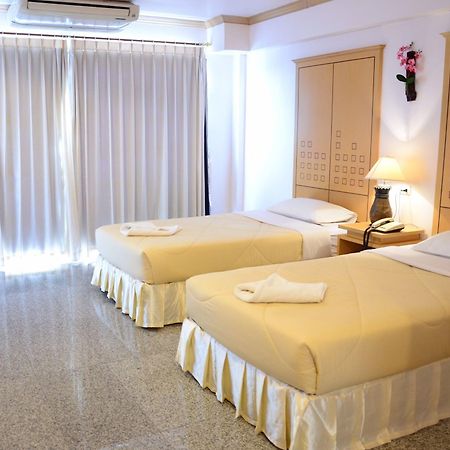 Maneerote Hotel Surin Exterior foto