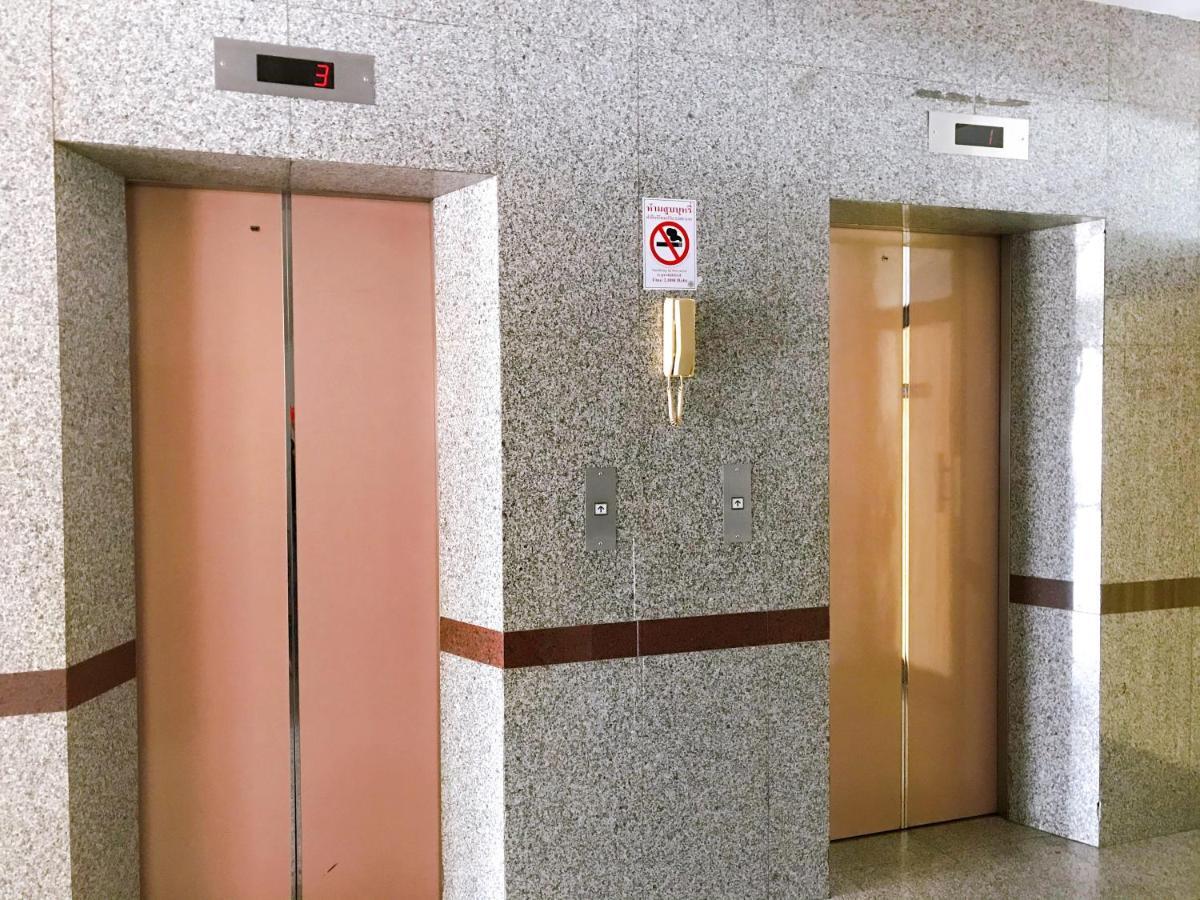 Maneerote Hotel Surin Exterior foto
