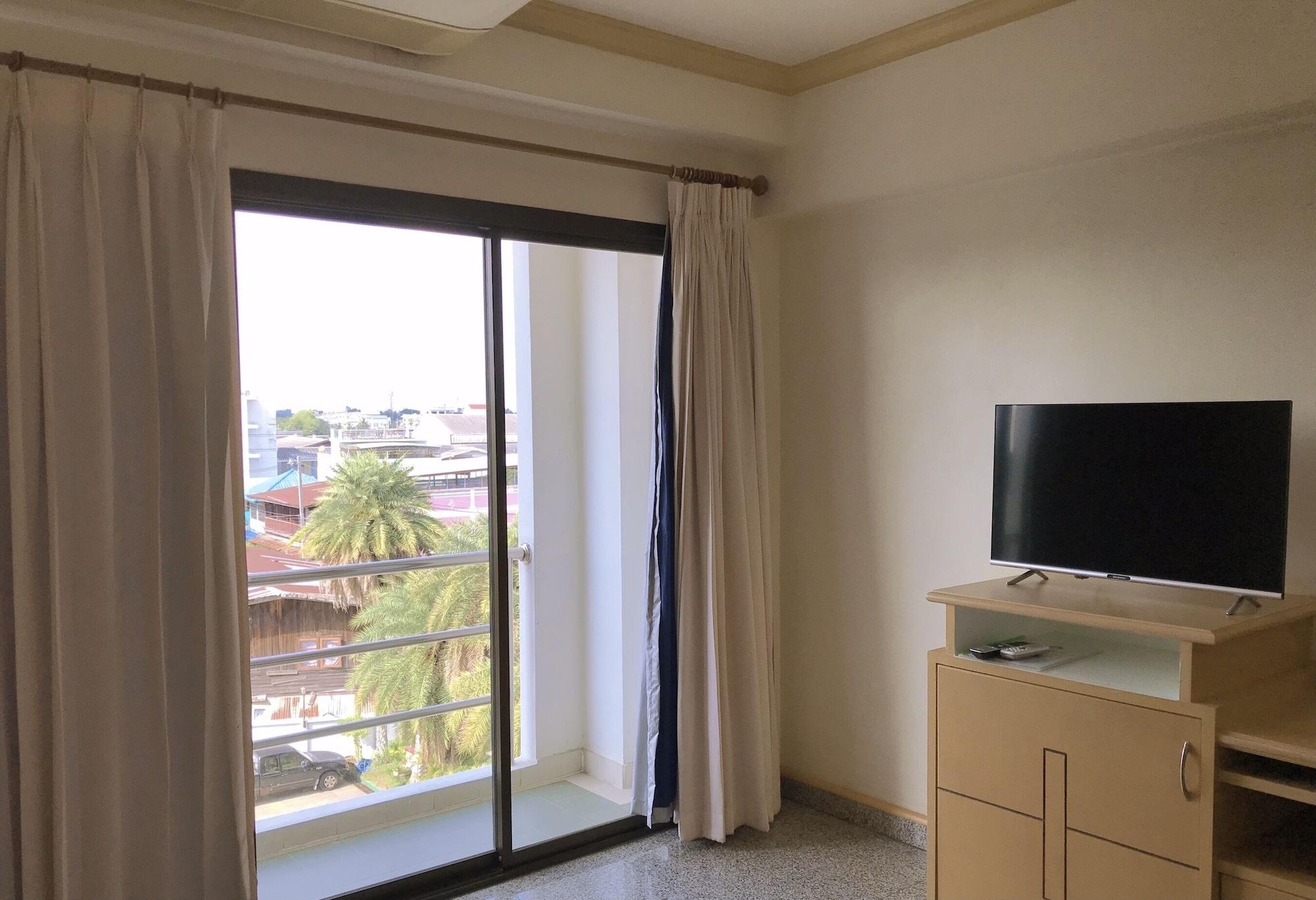 Maneerote Hotel Surin Exterior foto