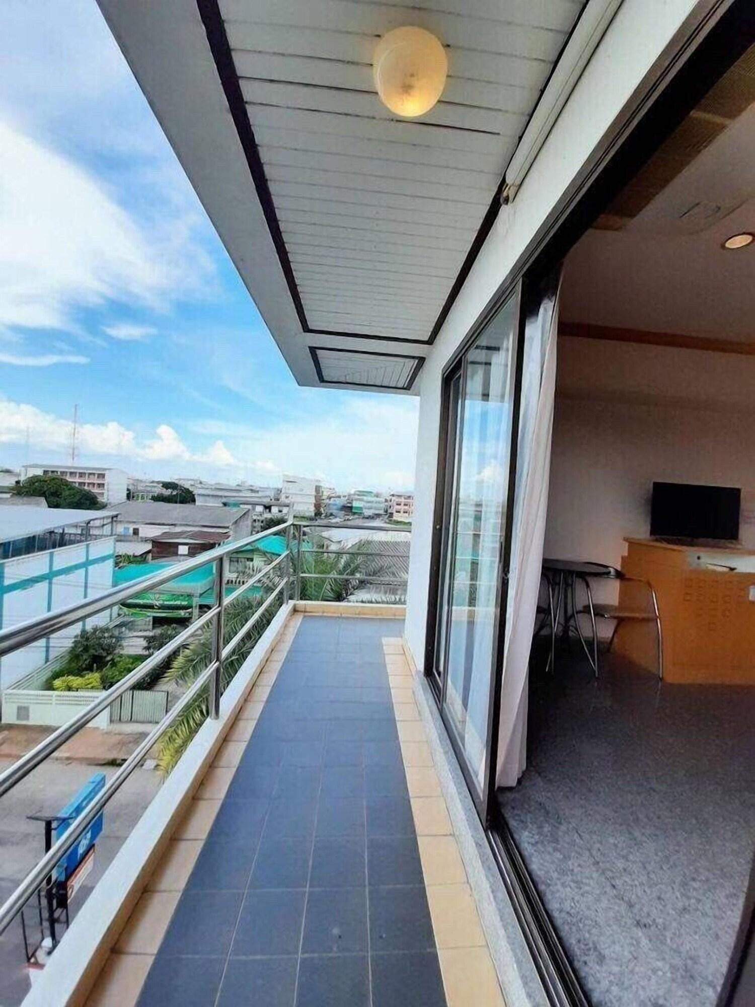 Maneerote Hotel Surin Exterior foto