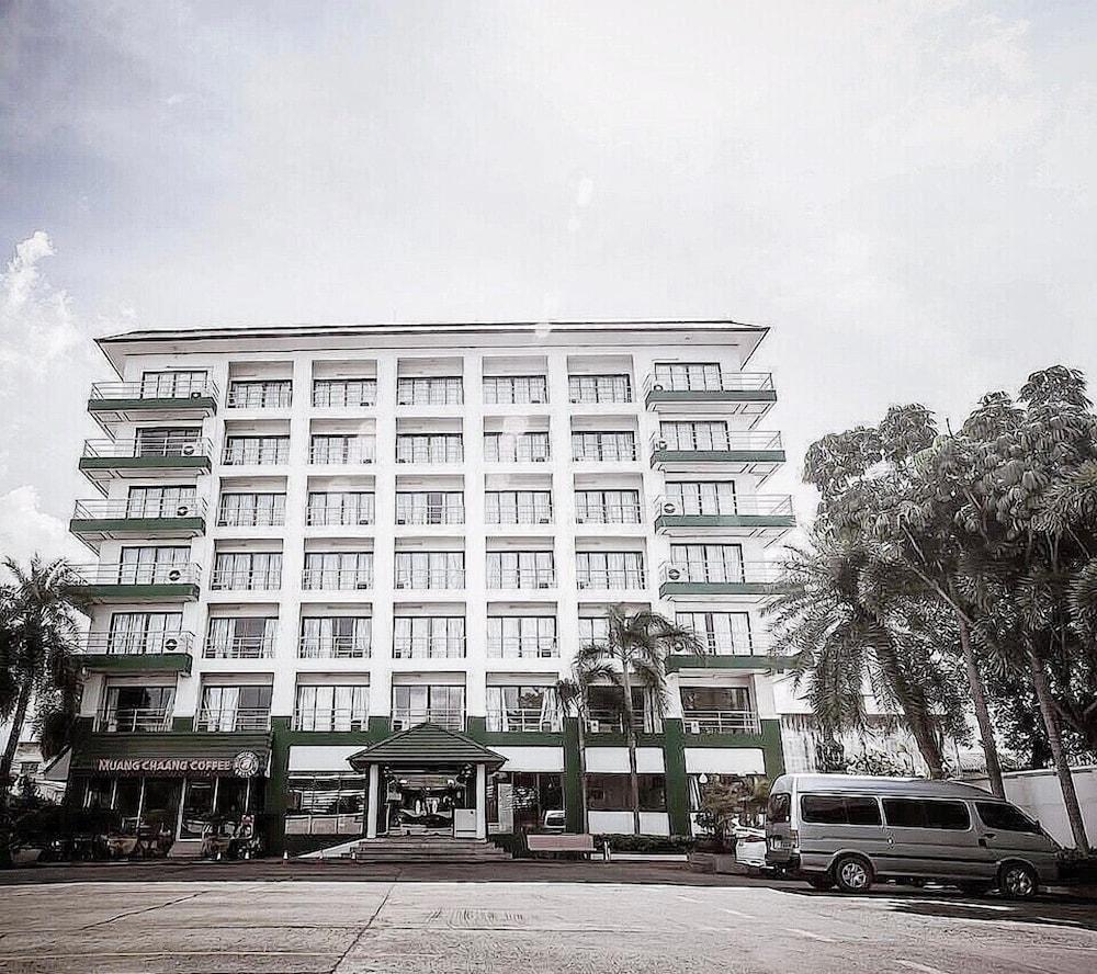 Maneerote Hotel Surin Exterior foto